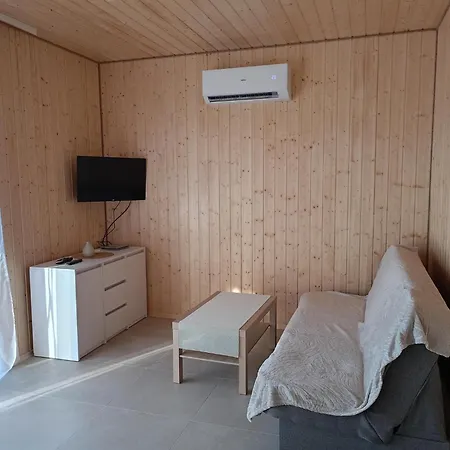 2 Bedroom With Air Conditioning