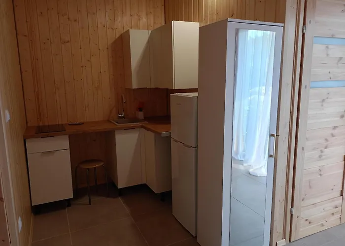 2 Bedroom With Air Conditioning ياروسوافيتس