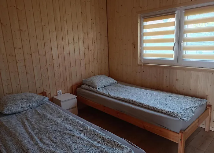 2 Bedroom With Air Conditioning بيت للعطل